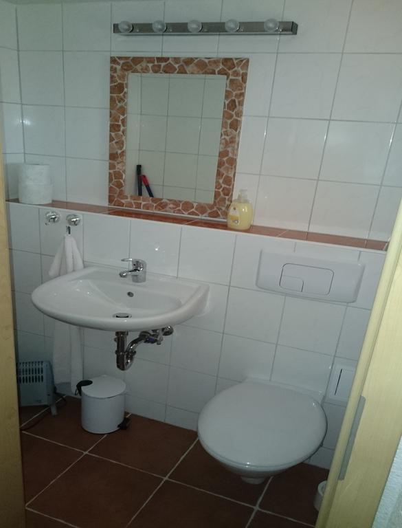 Feriendorf "Am Forsthaus" Mosbach Mosbach  Екстериор снимка